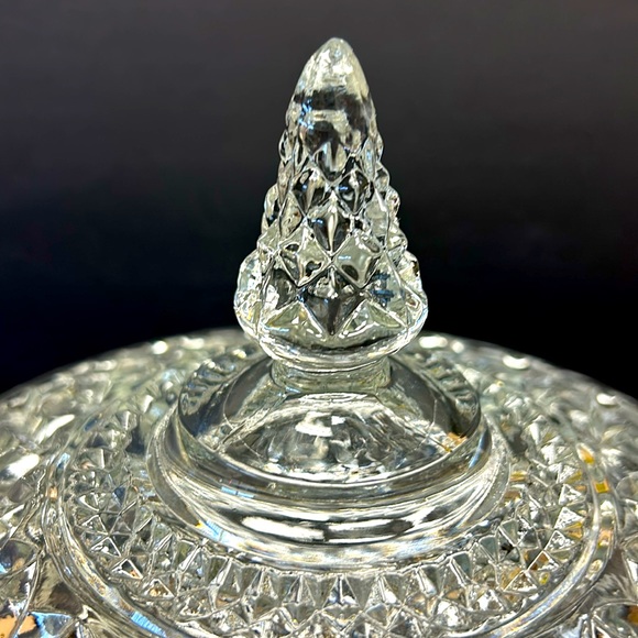 Vintage ANCHOR HOCKING “ Wexford” clear pressed glass lidded candy dish - Picture 2 of 7